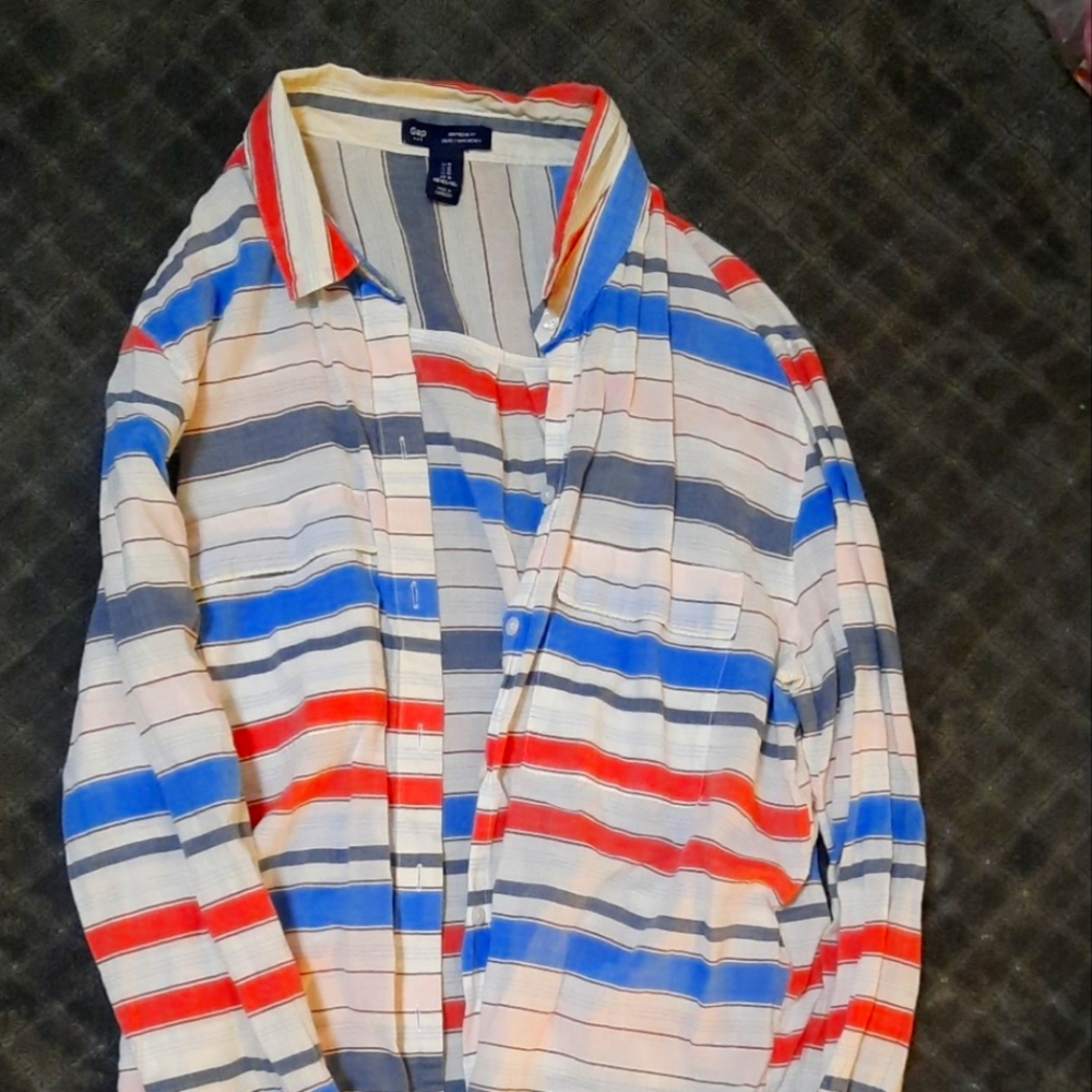 Gap button up shirt